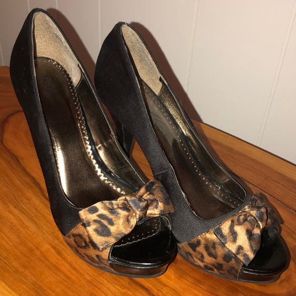 Leopard print Heels - Picture 1 of 4